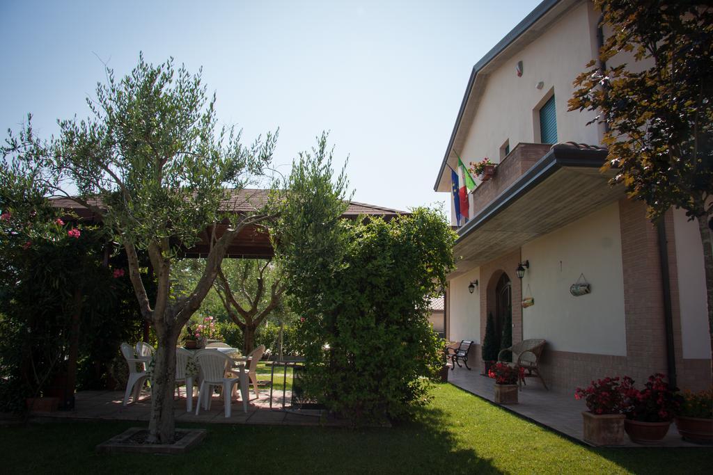P&P Assisi Camere Бастия-Умбра Экстерьер фото